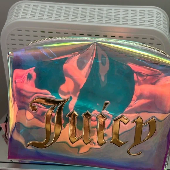 🌺Juicy  Couture Holographic Makeup Pouch🌺 - Picture 4 of 6
